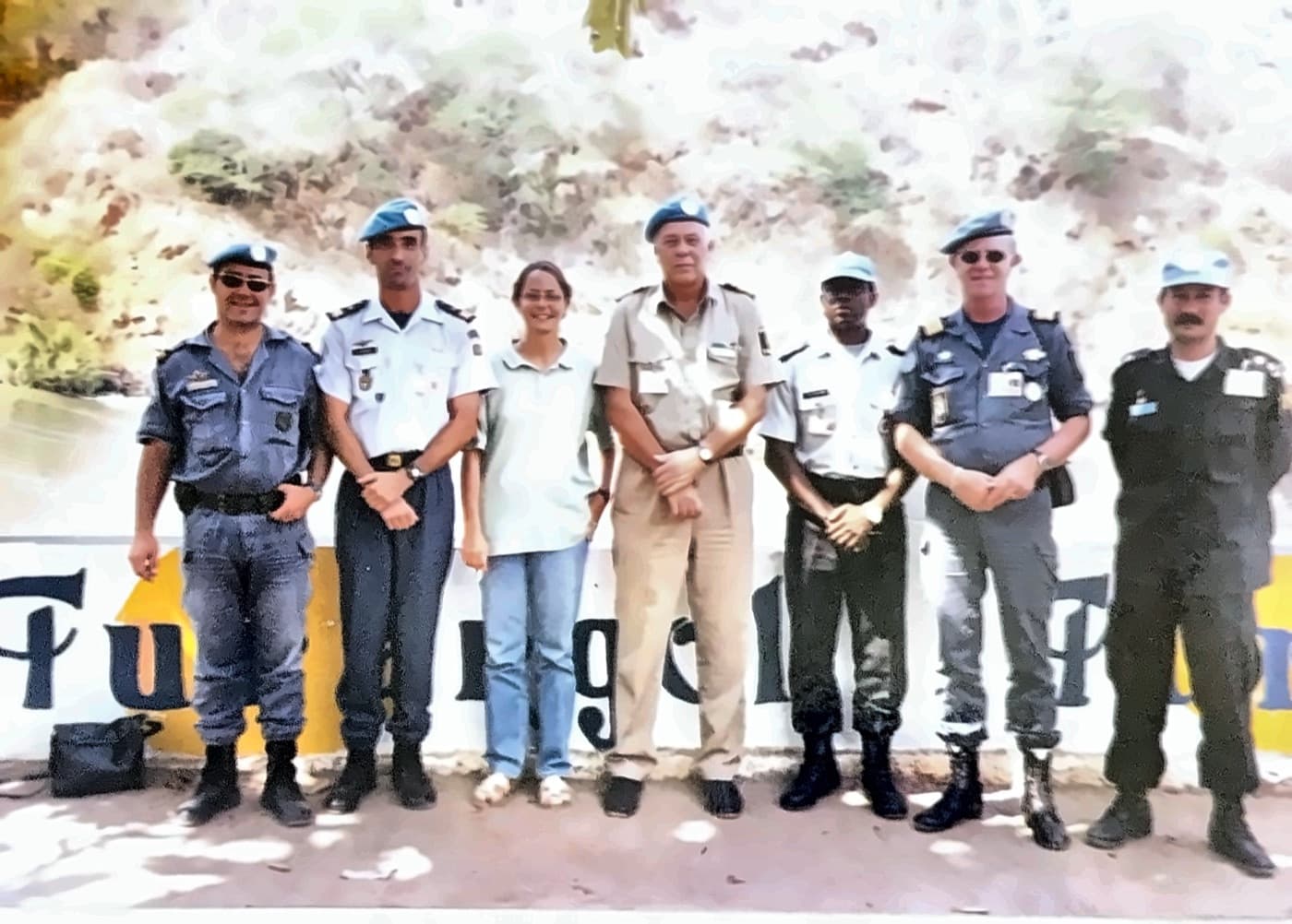 Equipe internacional de boinas azuis da missão da ONU
