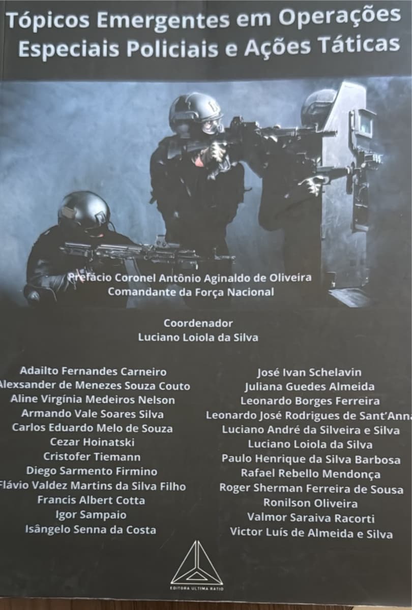 Capa do livro Tópicos Emergentes em Operações Especiais Policiais e Ações Táticas